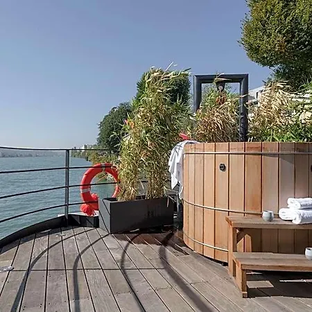 La Peniche - Bed And Bicycle - Vienne 3* Corbas