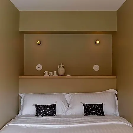La Peniche - Bed And Bicycle - Vienne Hotel 3*