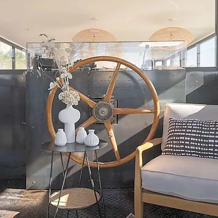 La Peniche - Bed And Bicycle - Vienne Hotel 3*