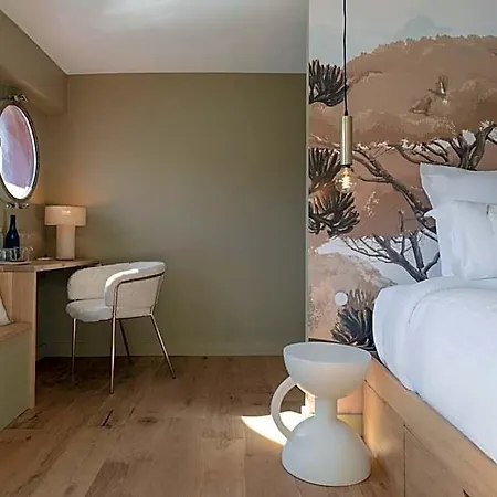 La Peniche - Bed And Bicycle - Vienne Hotell 3*